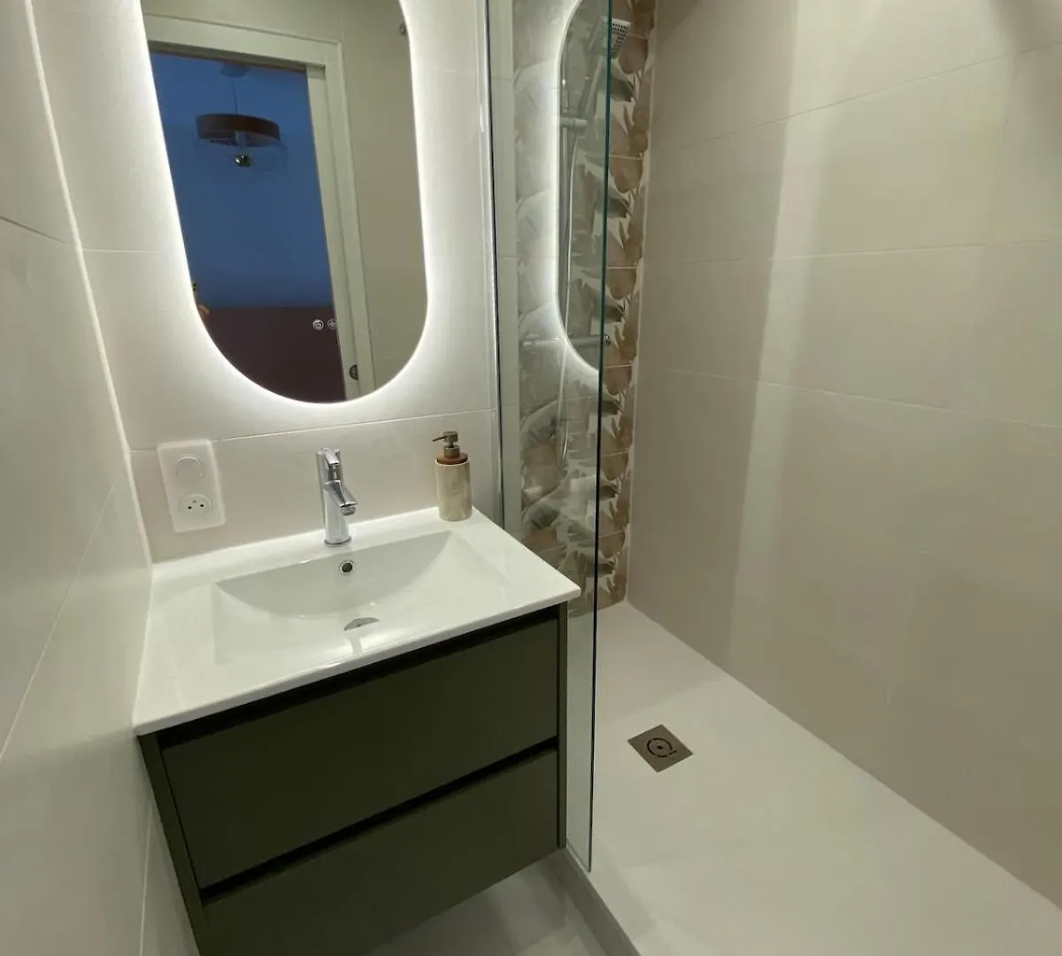 شقة Appartement Pieds Dans L Eau Vue Mer كونكارنو