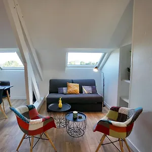 La Lucarne Au Centre Avec Parking Prive Et Ascenseur Appartement